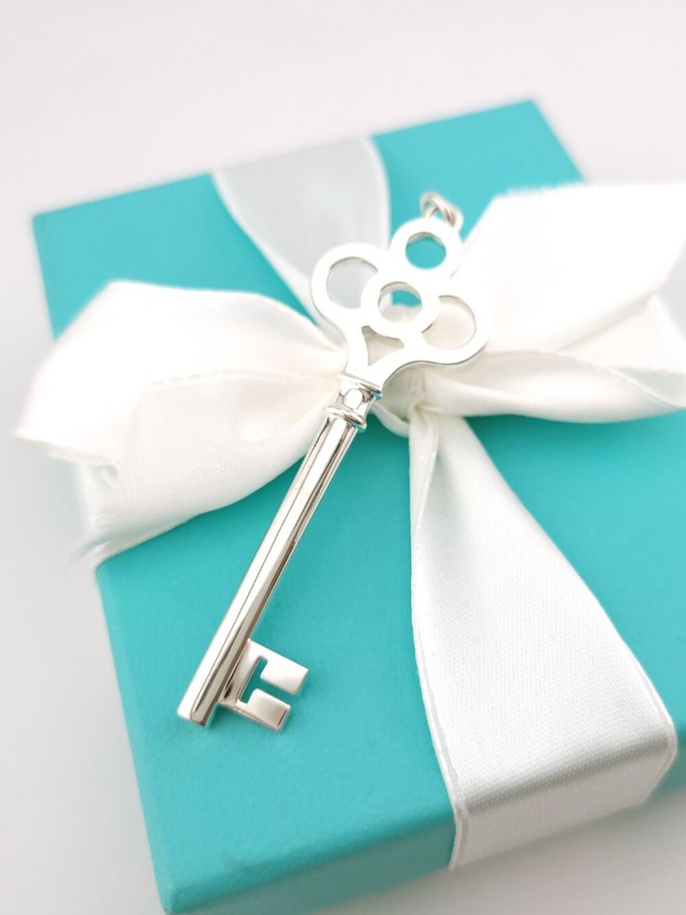 New Tiffany & Co. Sterling Silver Large 2.5" Inch Crown Key Pendant Pouch & Box